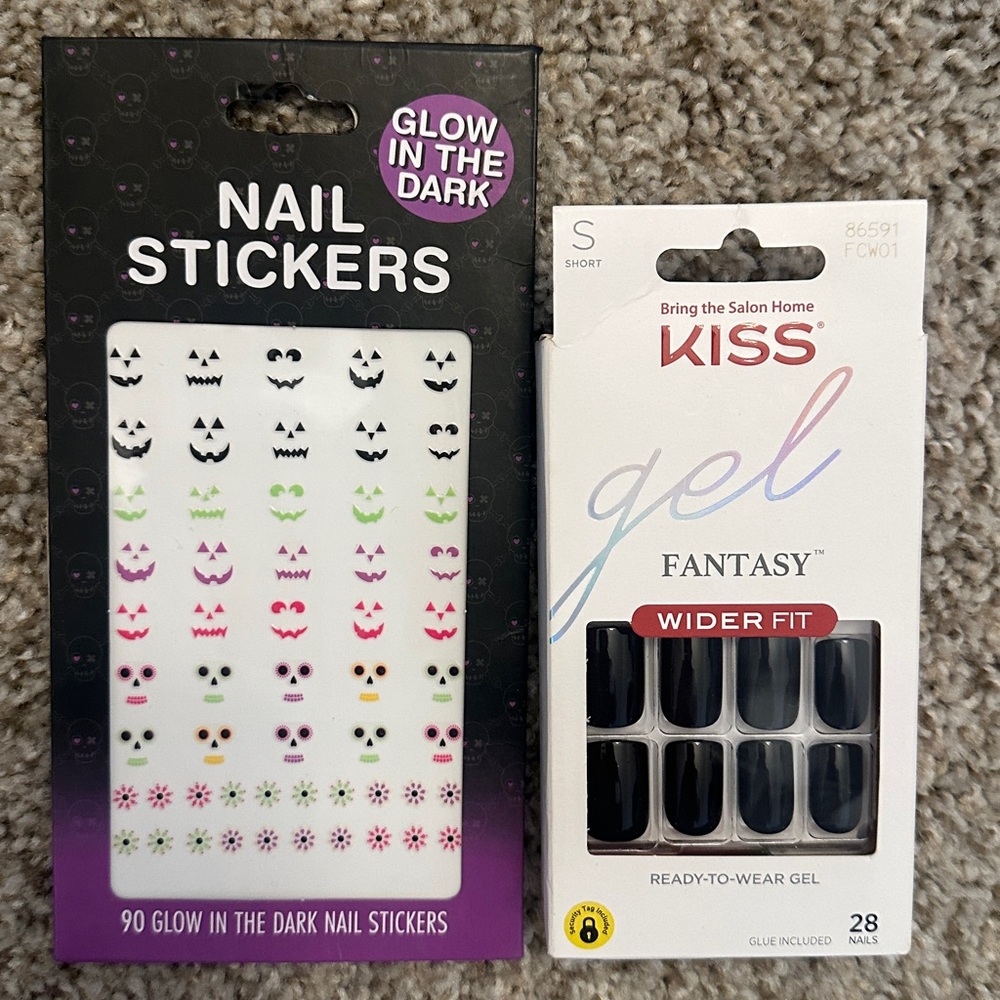 Halloween Wider Fit Gel Black KISS Press on Nails & Glow n the Dark decals